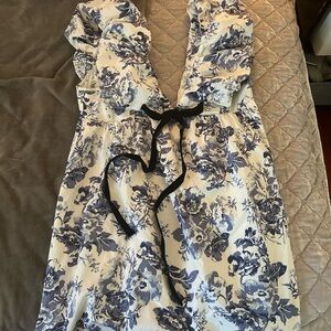 Pretty NEVER WORN baby doll dress